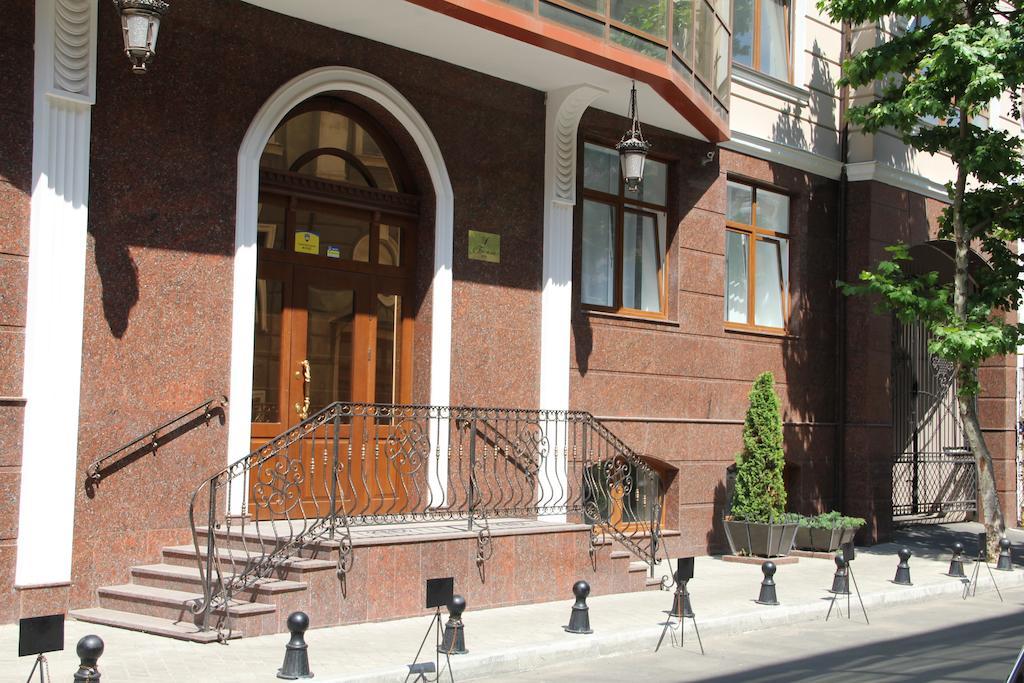 Apartment In Center Of Odessa Экстерьер фото